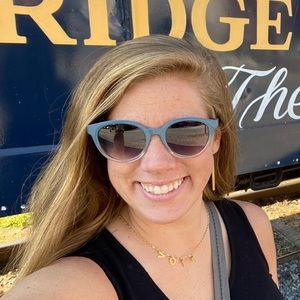 Meet your Posher, Brittany